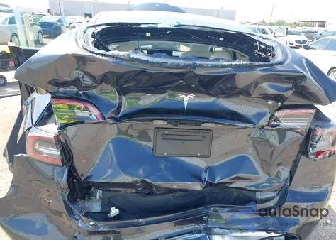 2025 Tesla Model Y Long Range Dual Motor All-Wheel Drive из США, поврежденный, VIN 7SAYGDED5SF321430